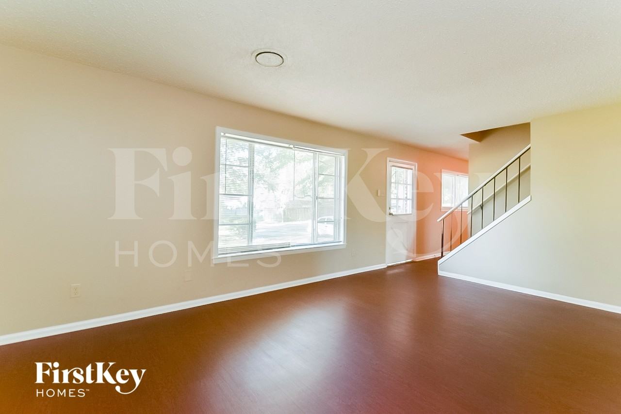 416 Cardinal Dr - Photo 3 of 15