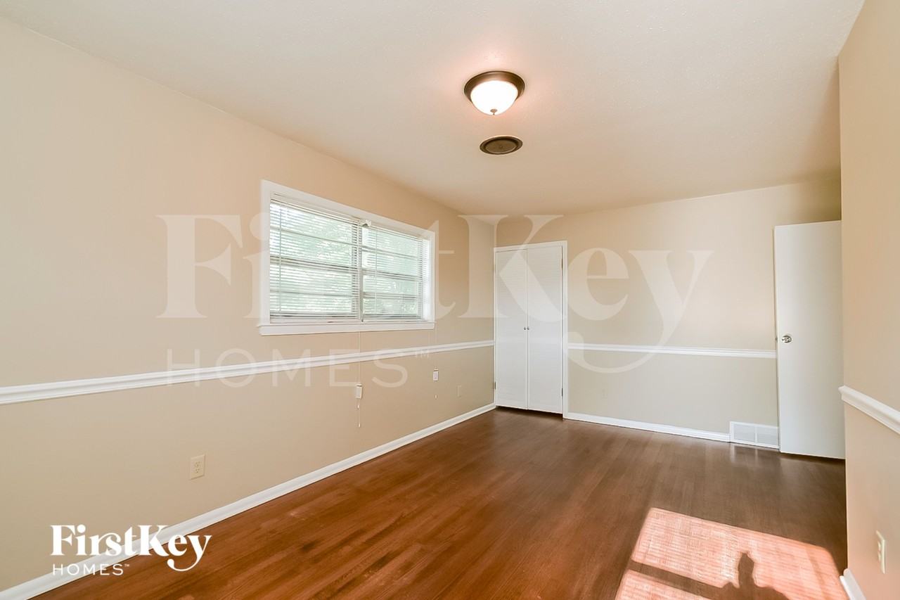 416 Cardinal Dr - Photo 4 of 15