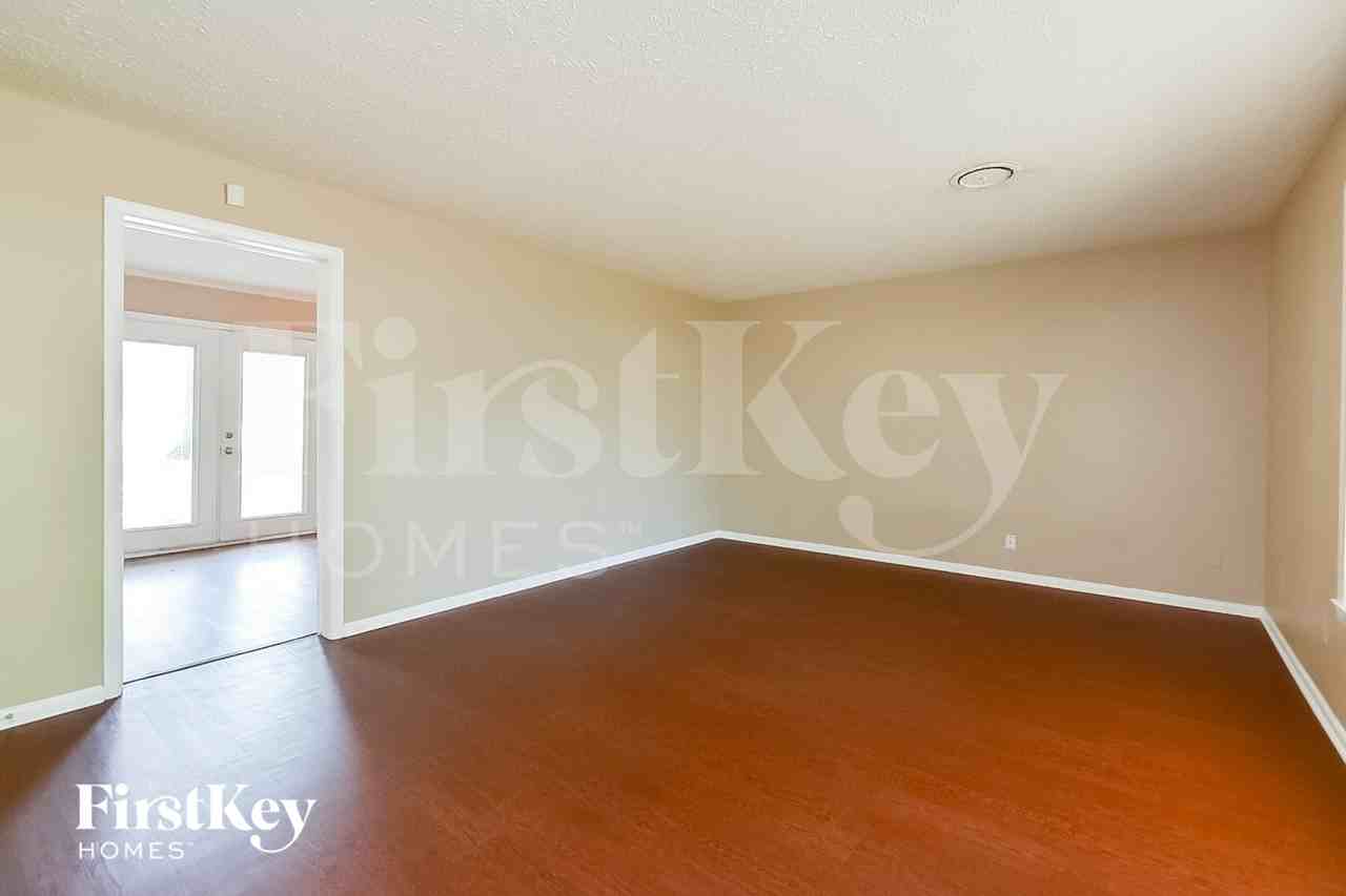 416 Cardinal Dr - Photo 5 of 15