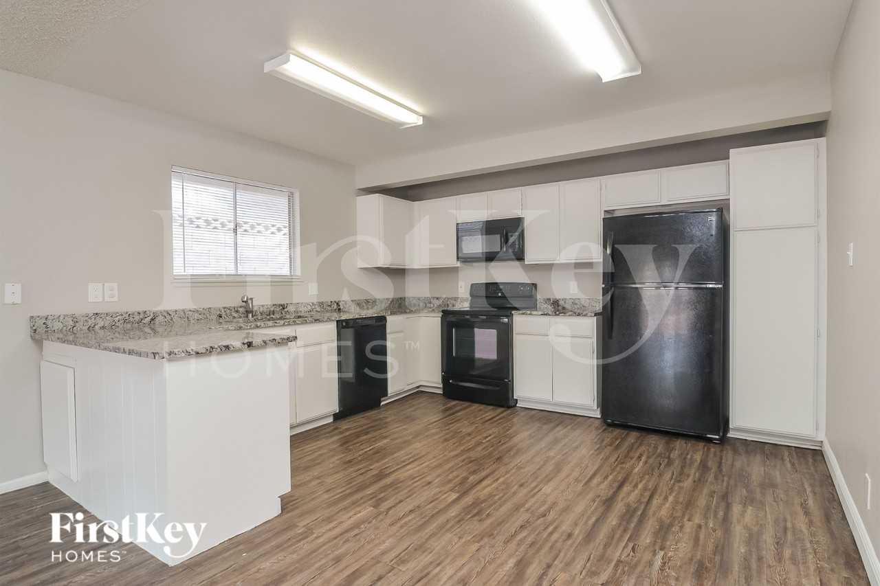 4071 Oakhill Ave - Photo 7 of 15