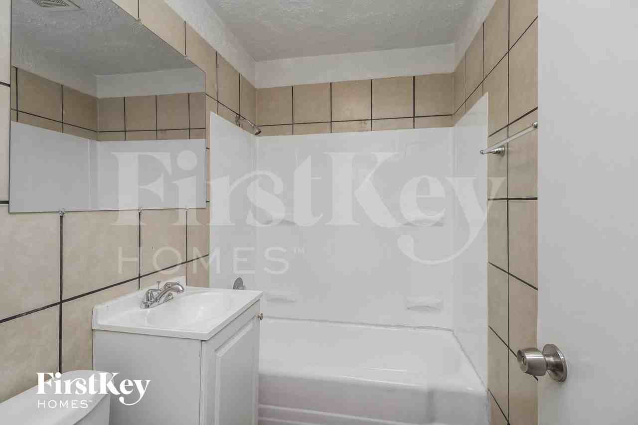 394 Sherman Ave - Photo 7 of 14