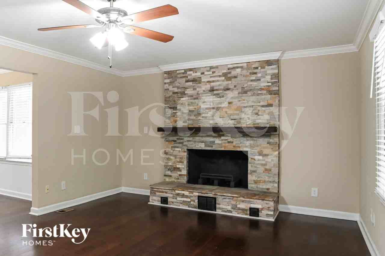 3601 Chilham Pl - Photo 3 of 16