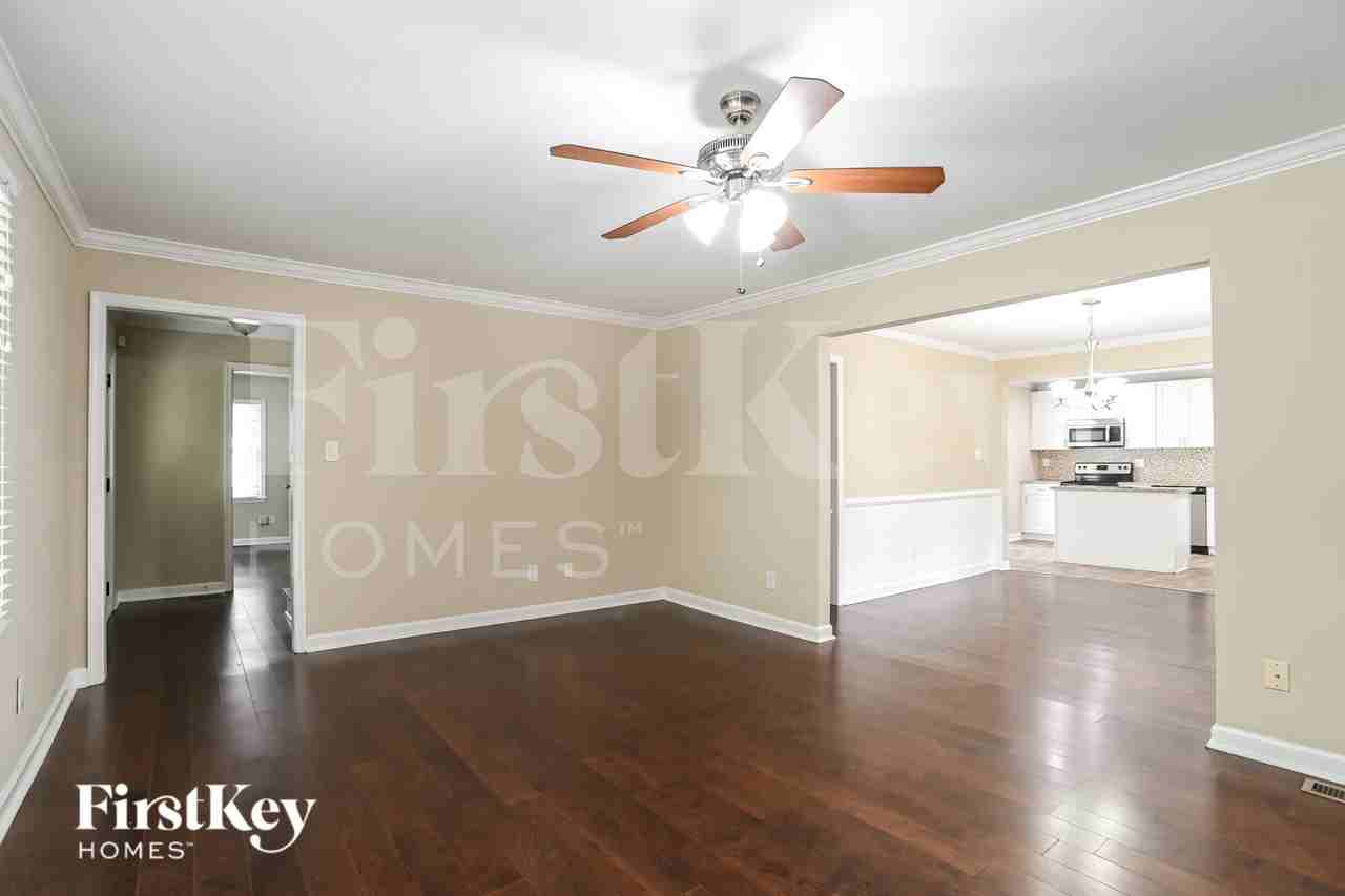 3601 Chilham Pl - Photo 4 of 16