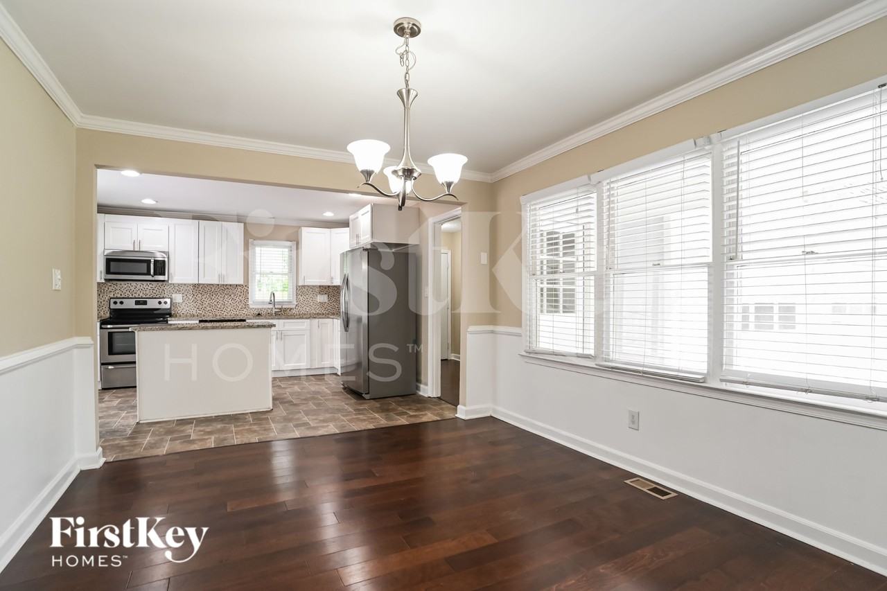 3601 Chilham Pl - Photo 5 of 16