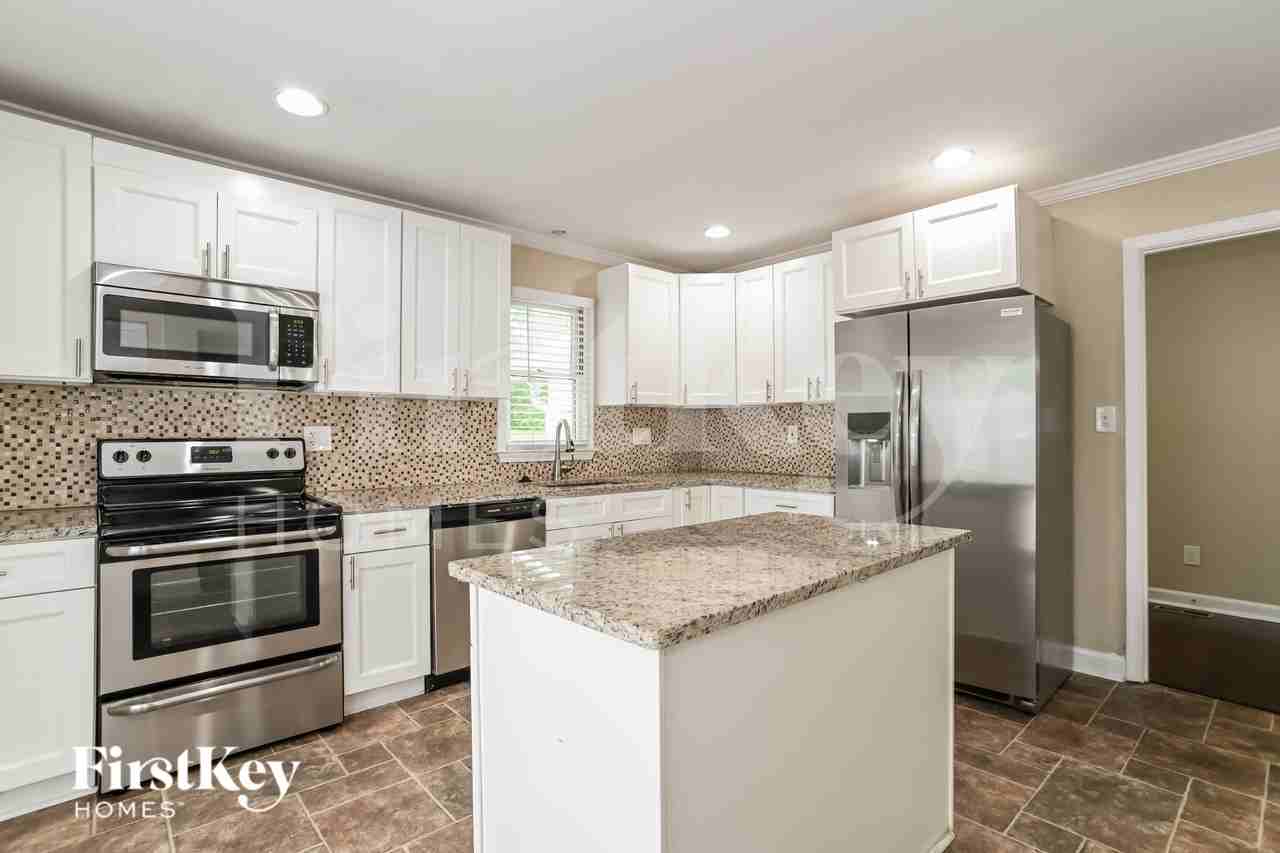 3601 Chilham Pl - Photo 6 of 16