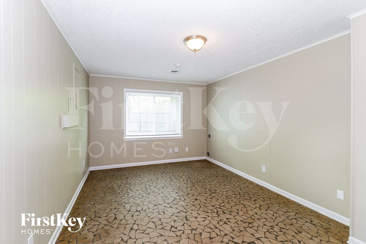 3500 Marietta Blvd - Photo 5 of 15