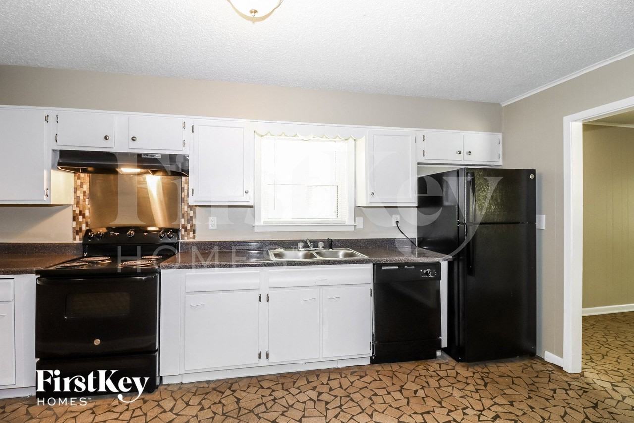 3500 Marietta Blvd - Photo 7 of 15