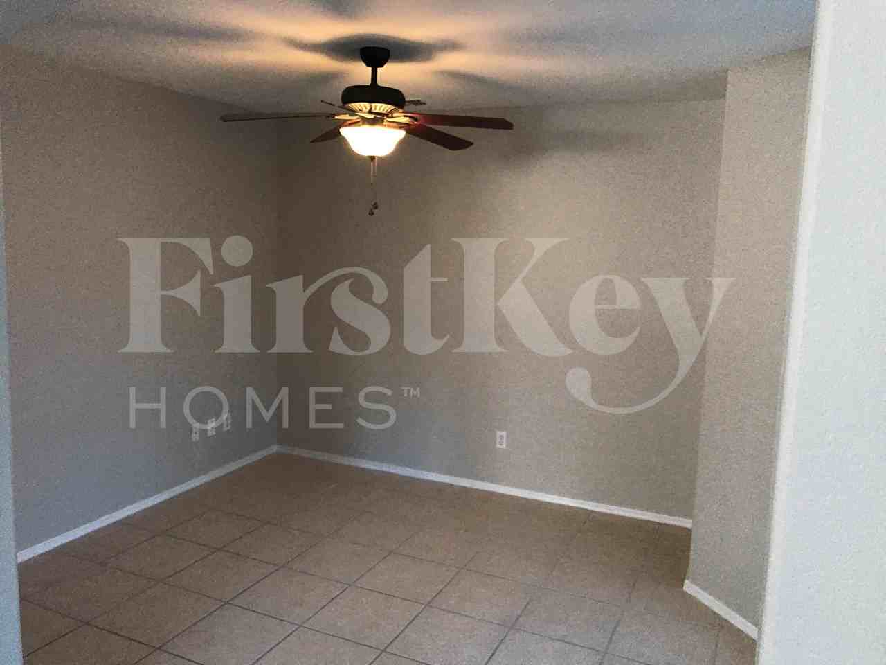 3313 N 85th Ln - Photo 3 of 12