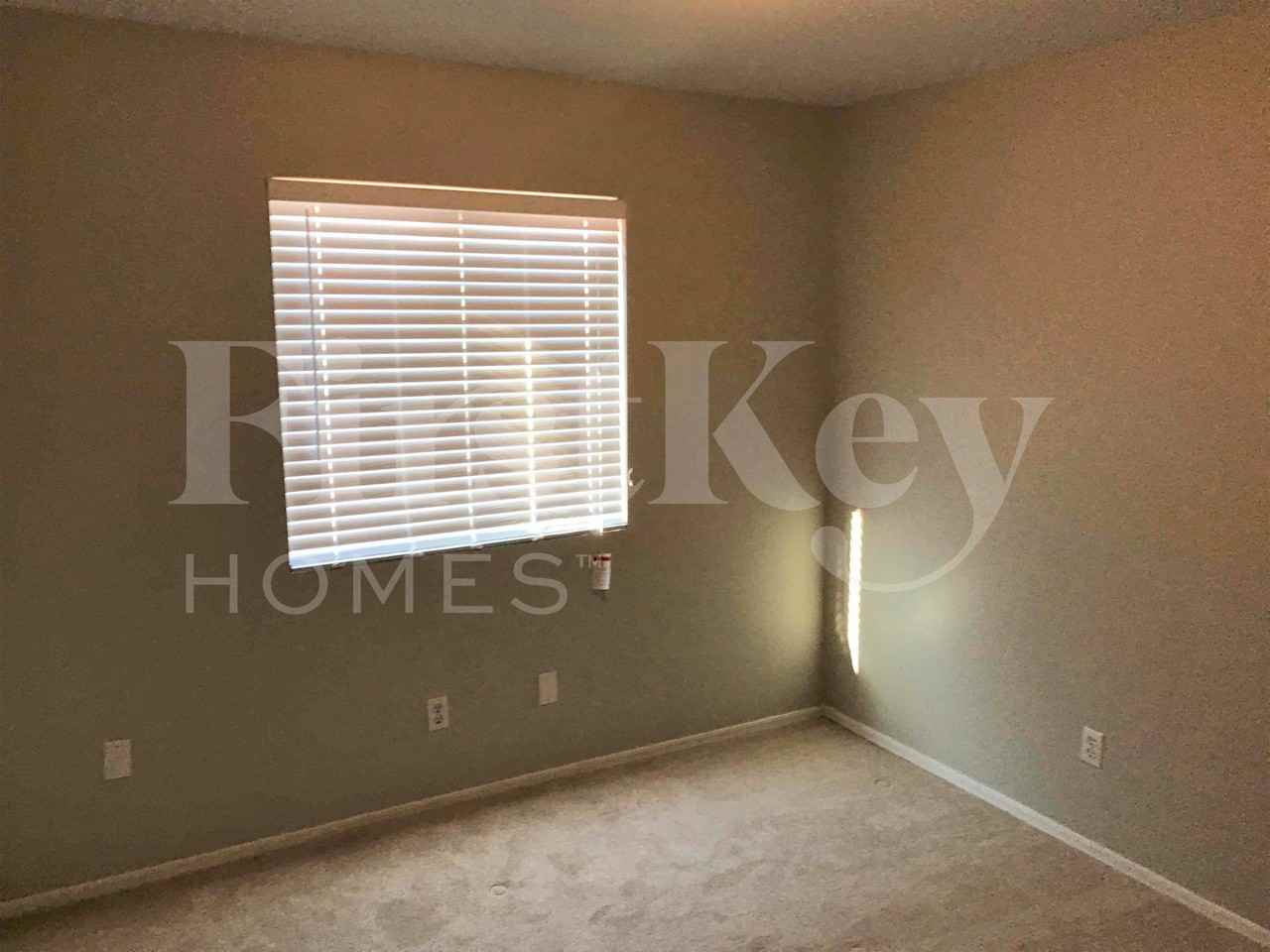 3313 N 85th Ln - Photo 6 of 12