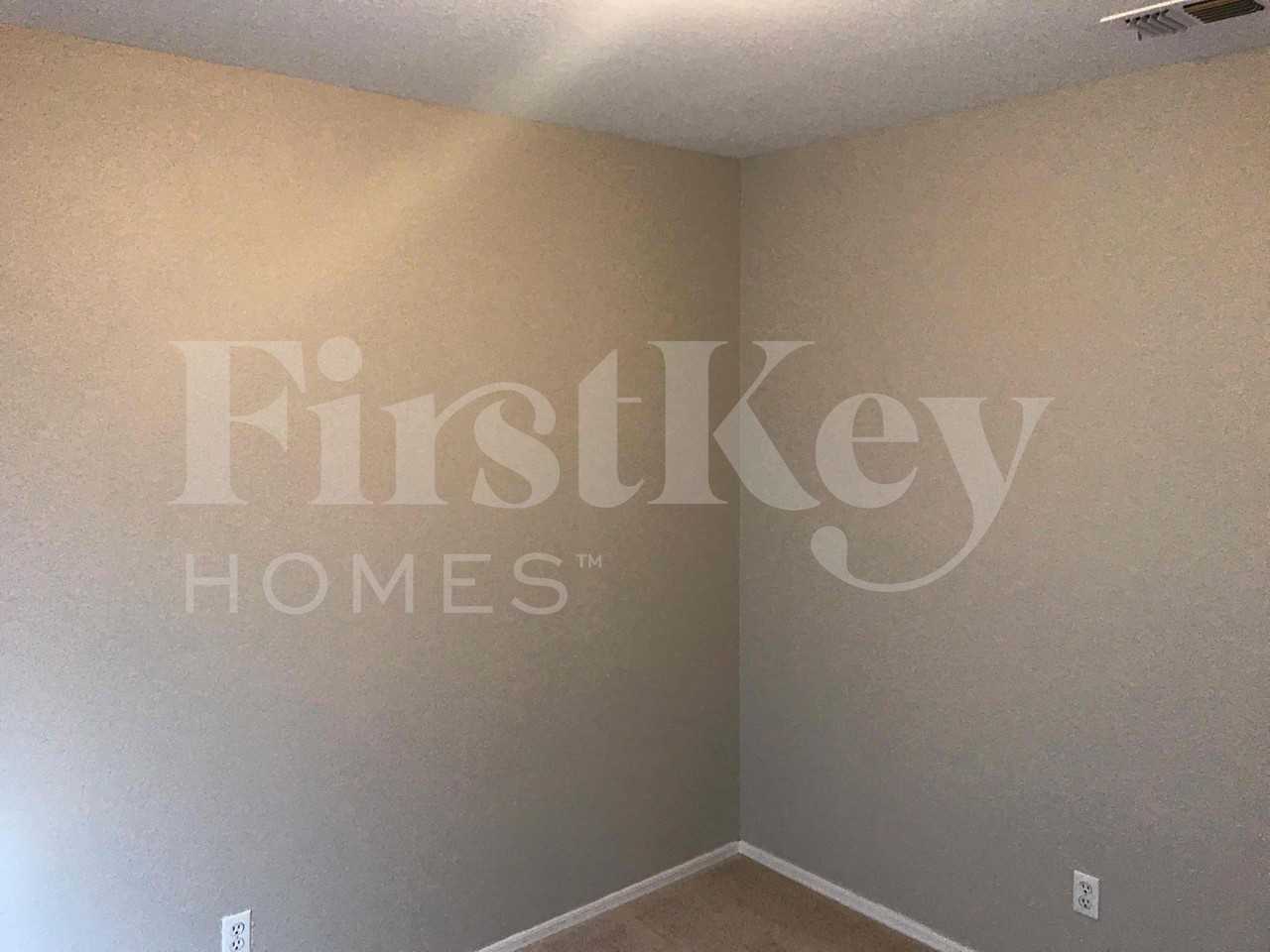 3313 N 85th Ln - Photo 7 of 12