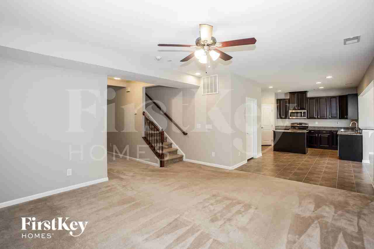 3232 Oulten St Sw - Photo 5 of 15