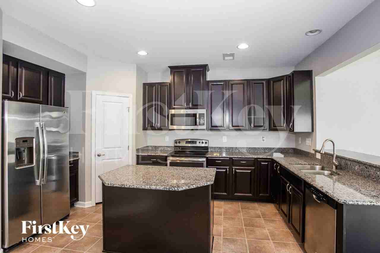 3232 Oulten St Sw - Photo 6 of 15