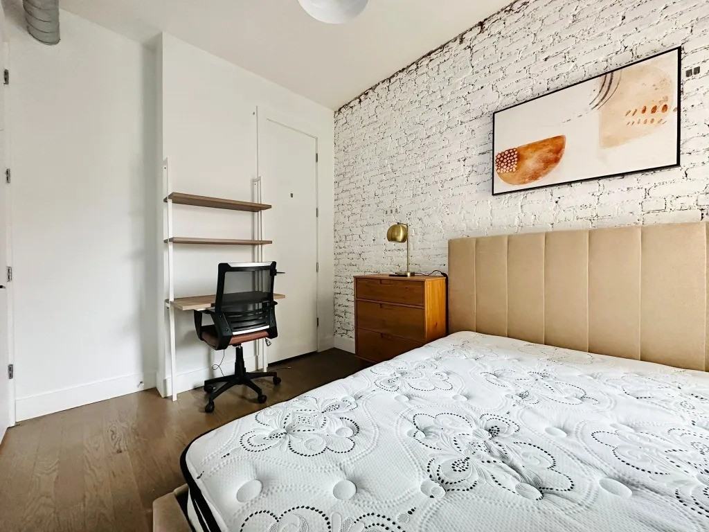 Private Bedroom in 4 Bedroom/2 Bathroom Home - Photo 2 of 15