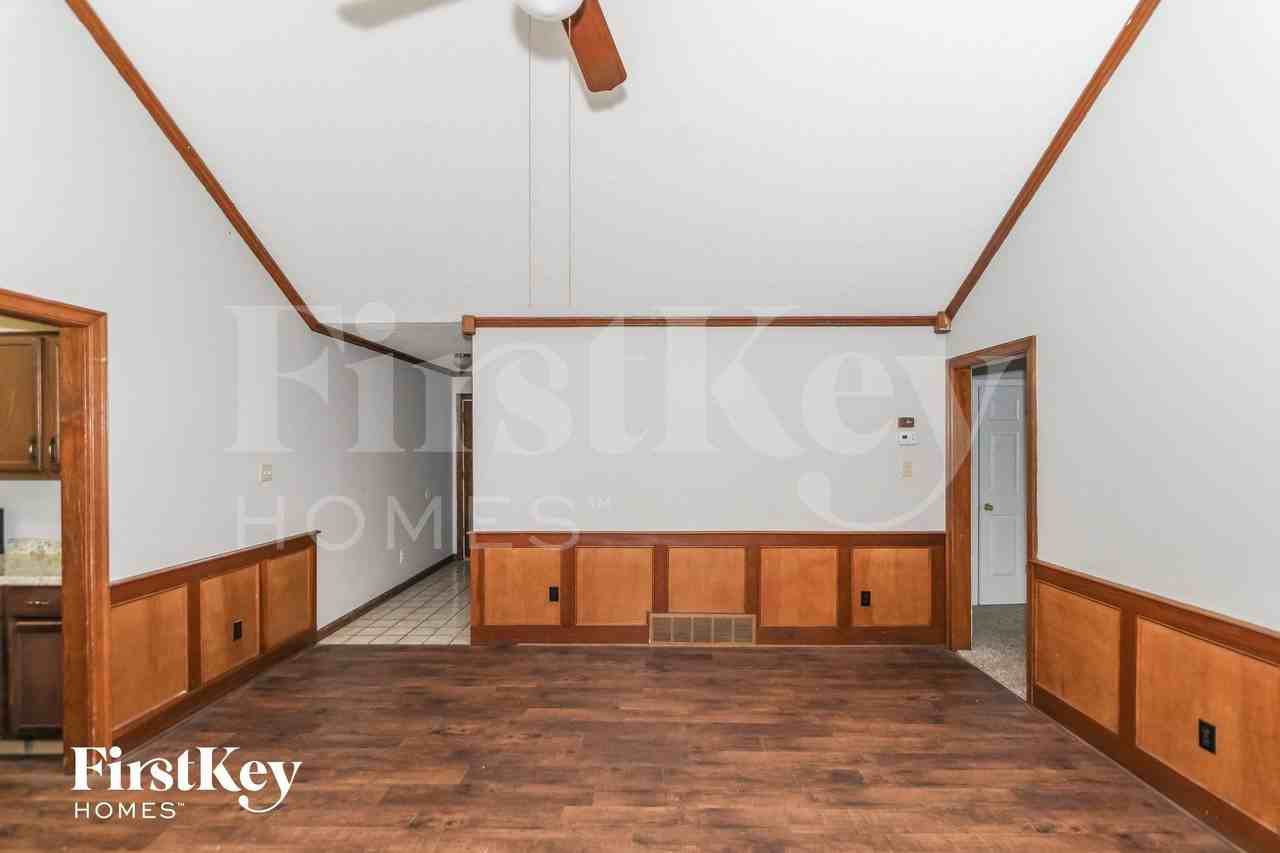 3083 Dumbeath Rd - Photo 2 of 15