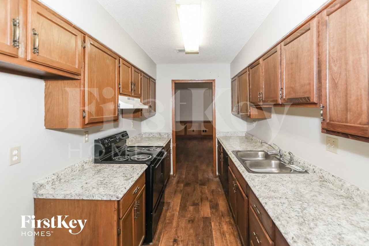 3083 Dumbeath Rd - Photo 5 of 15