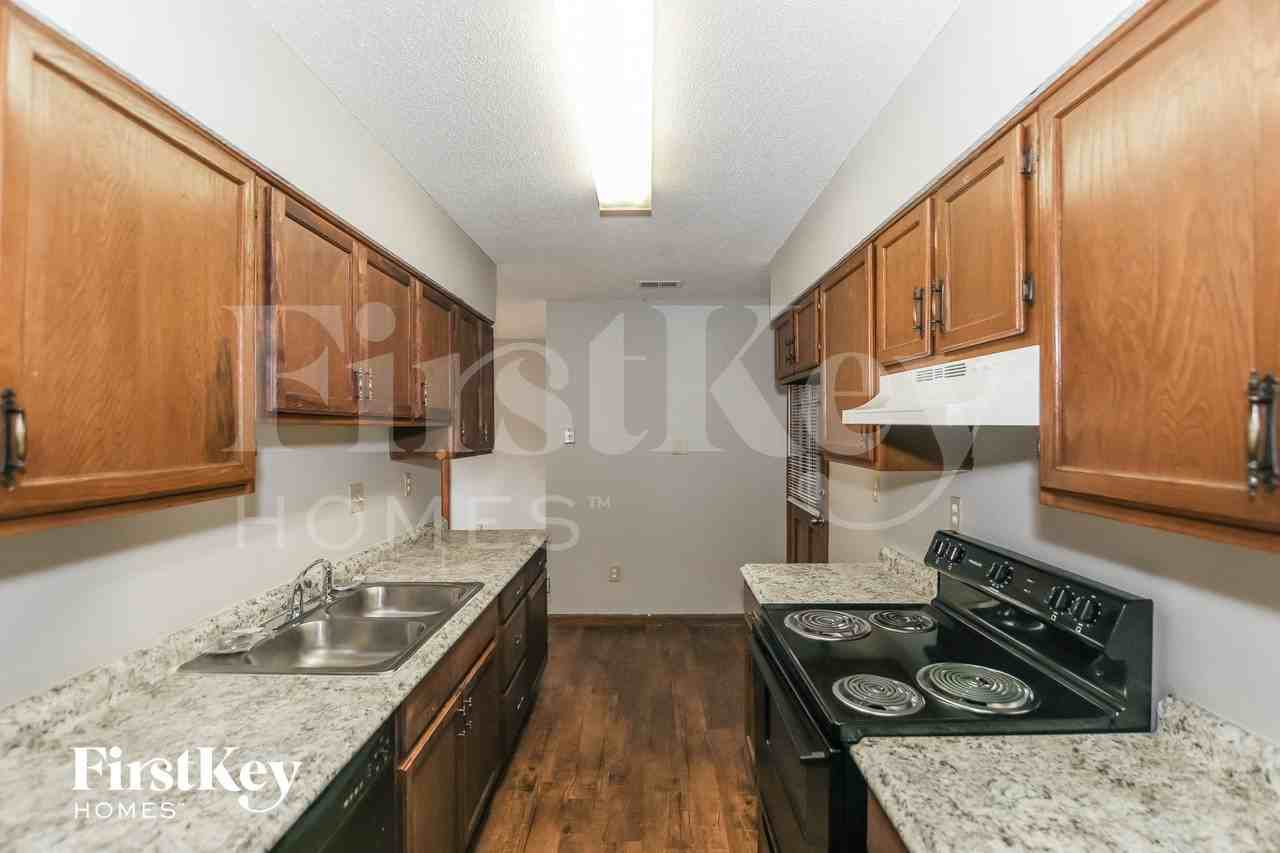 3083 Dumbeath Rd - Photo 6 of 15