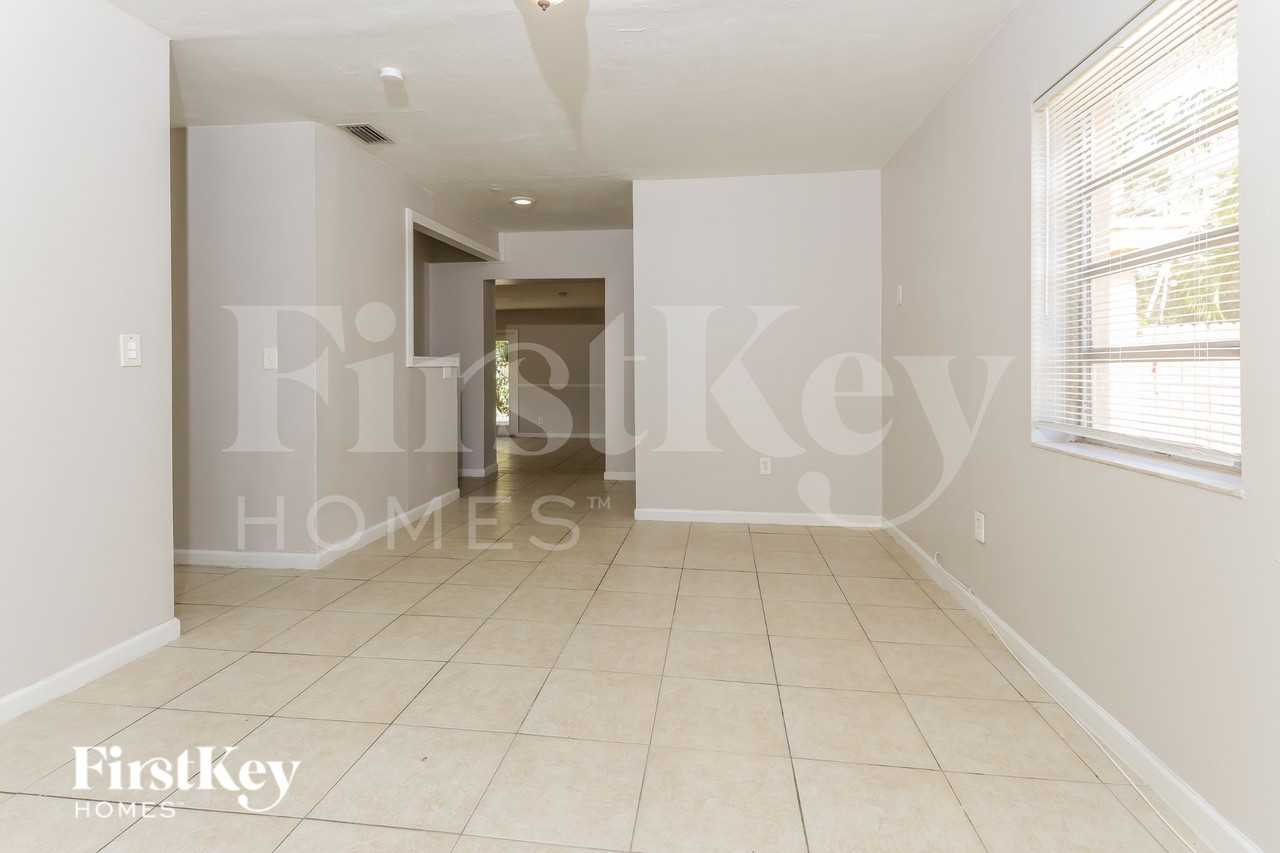 3025 Robert Rd - Photo 4 of 16