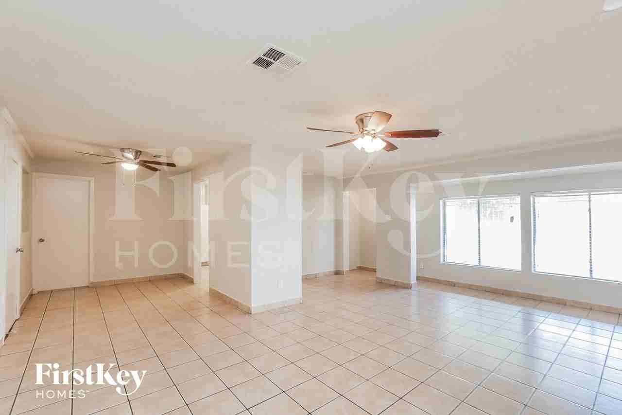 3021 W Camelback Rd - Photo 3 of 14