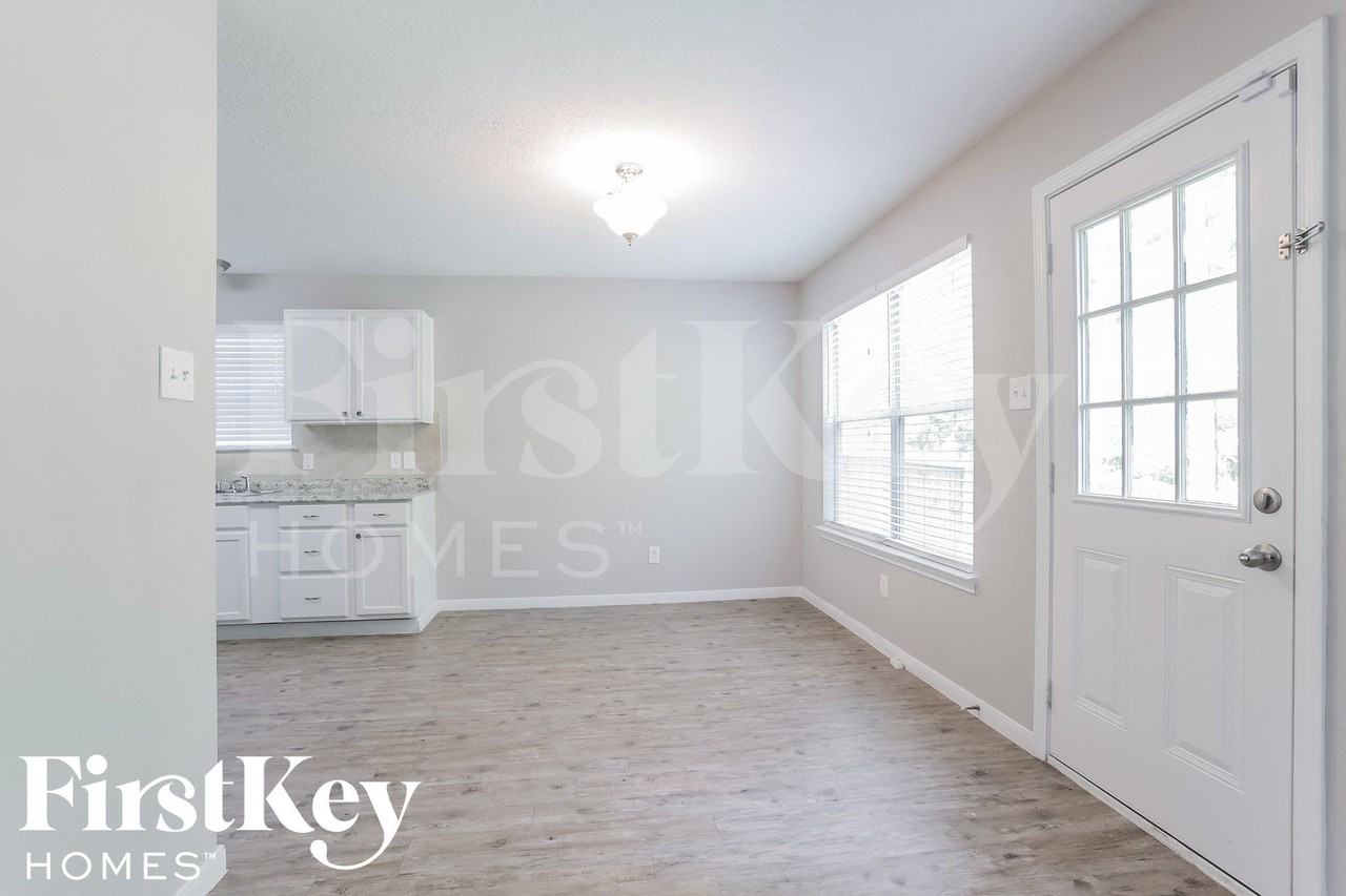 2911 Cypress Island Dr - Photo 5 of 15