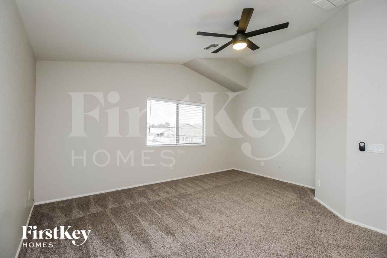 284 W Jersey Way - Photo 7 of 15