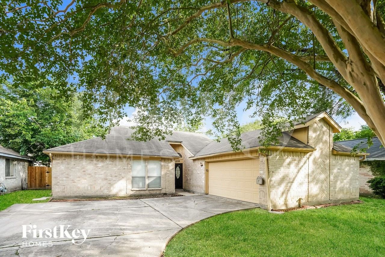 2338 Loyanne Dr - Photo 2 of 16