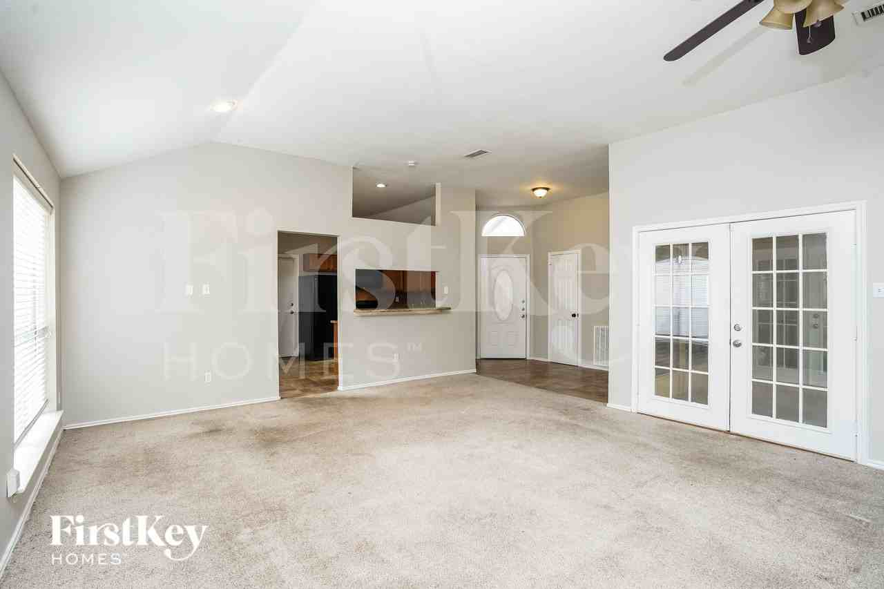 2338 Loyanne Dr - Photo 4 of 16