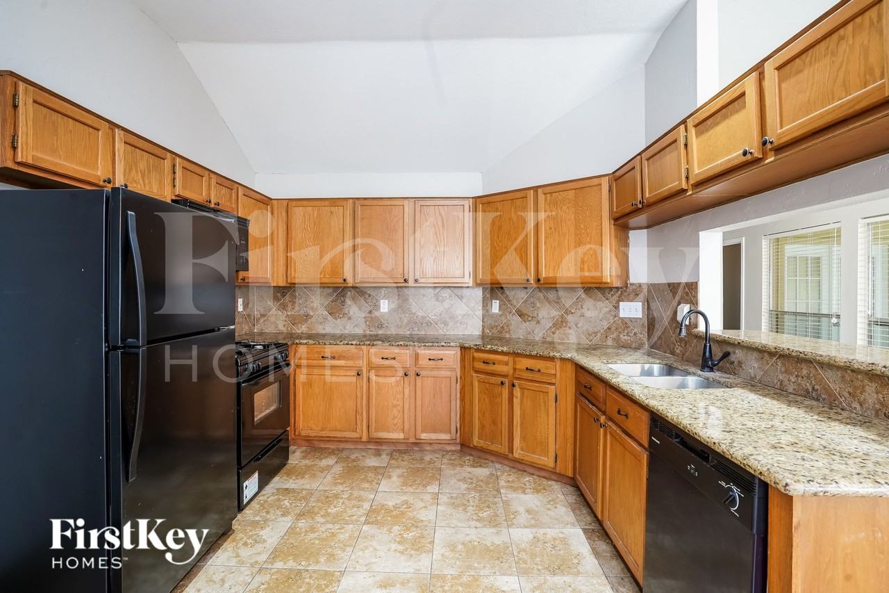 2338 Loyanne Dr - Photo 6 of 16