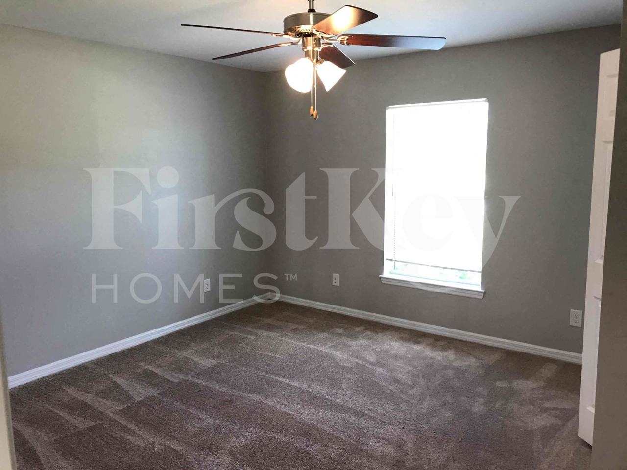 2325 Nw 34th Ave - Photo 5 of 27