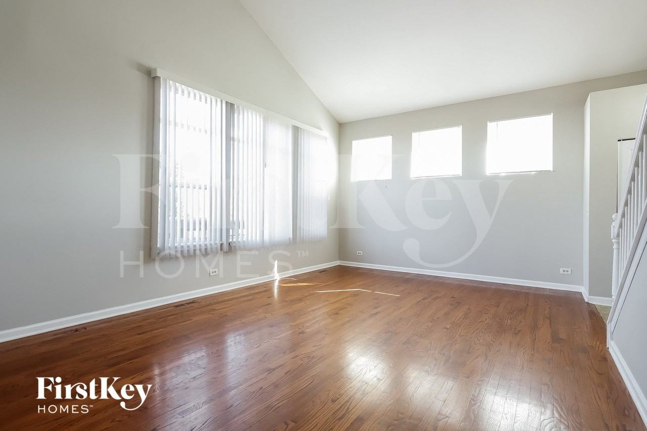 2325 N Salem Ln - Photo 6 of 15