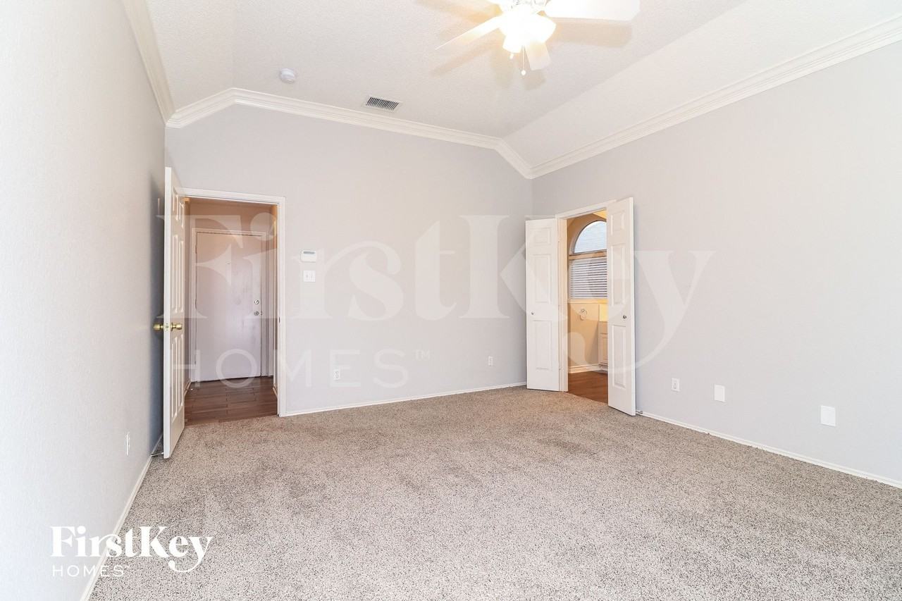 2210 Stillwater Dr - Photo 6 of 14