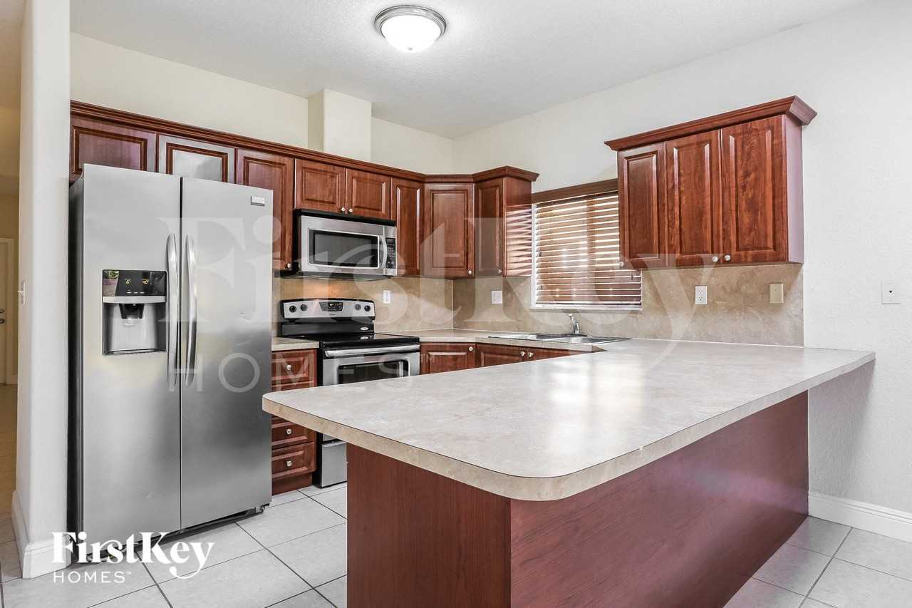 213 Swplace - Photo 6 of 15