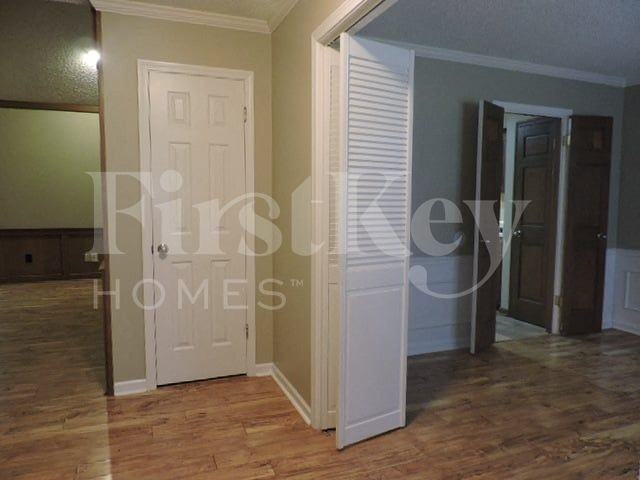 2056 Kingsrow Pkwy - Photo 2 of 20