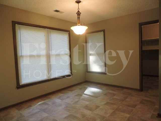 2056 Kingsrow Pkwy - Photo 7 of 20