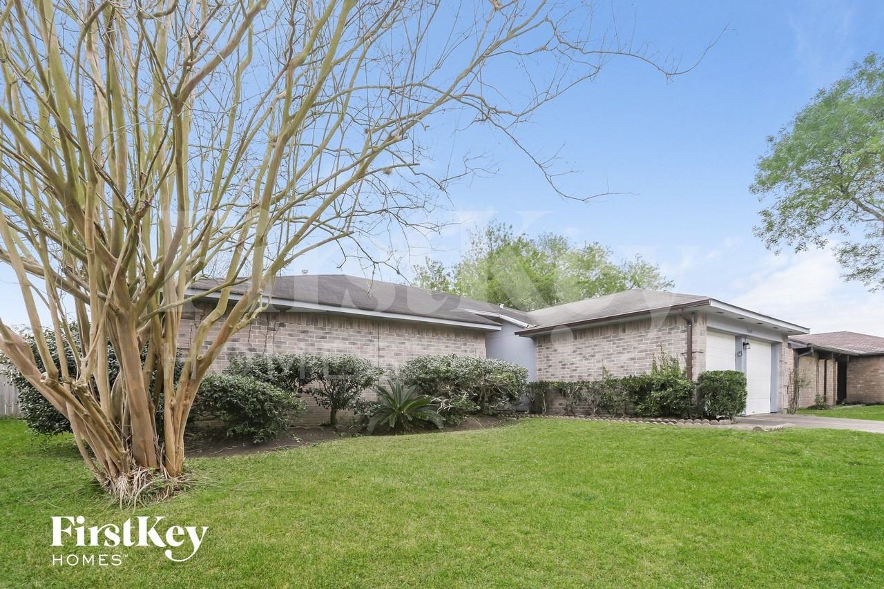 2026 Summer Place Dr - Photo 2 of 15