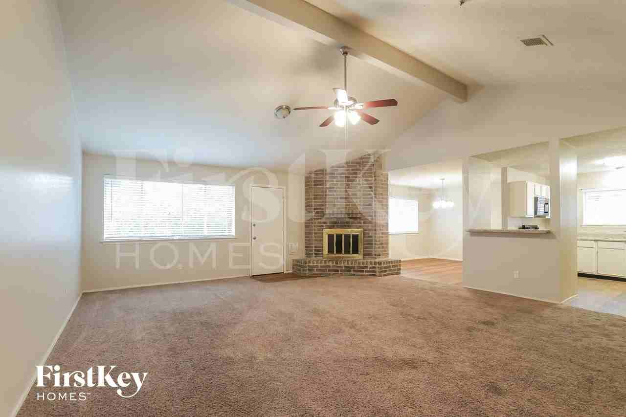 2026 Summer Place Dr - Photo 4 of 15