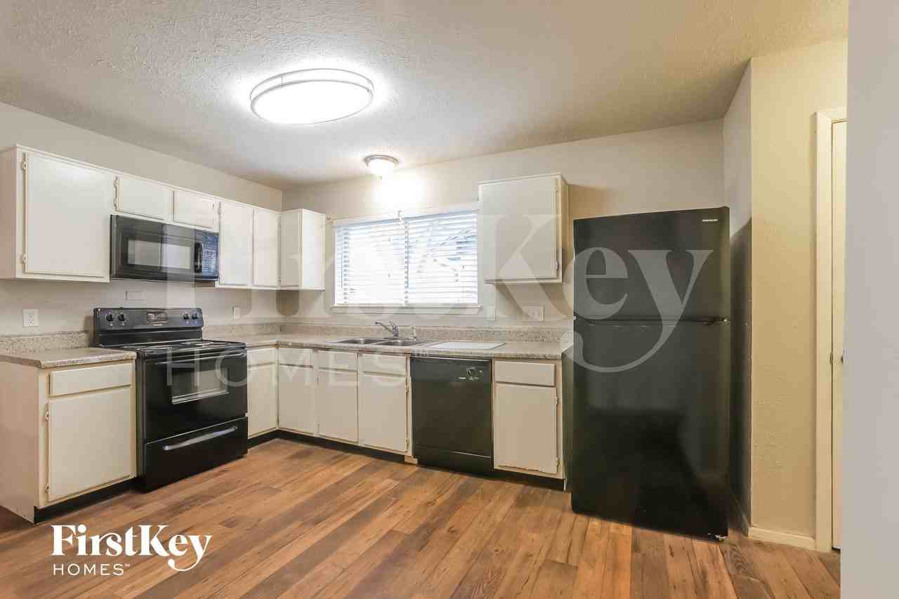 2026 Summer Place Dr - Photo 6 of 15