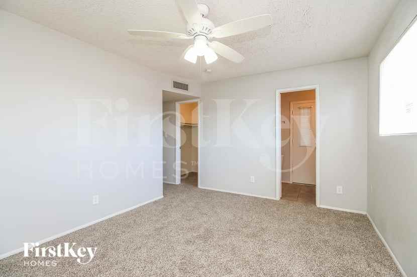 1918 E Watson Dr - Photo 7 of 16