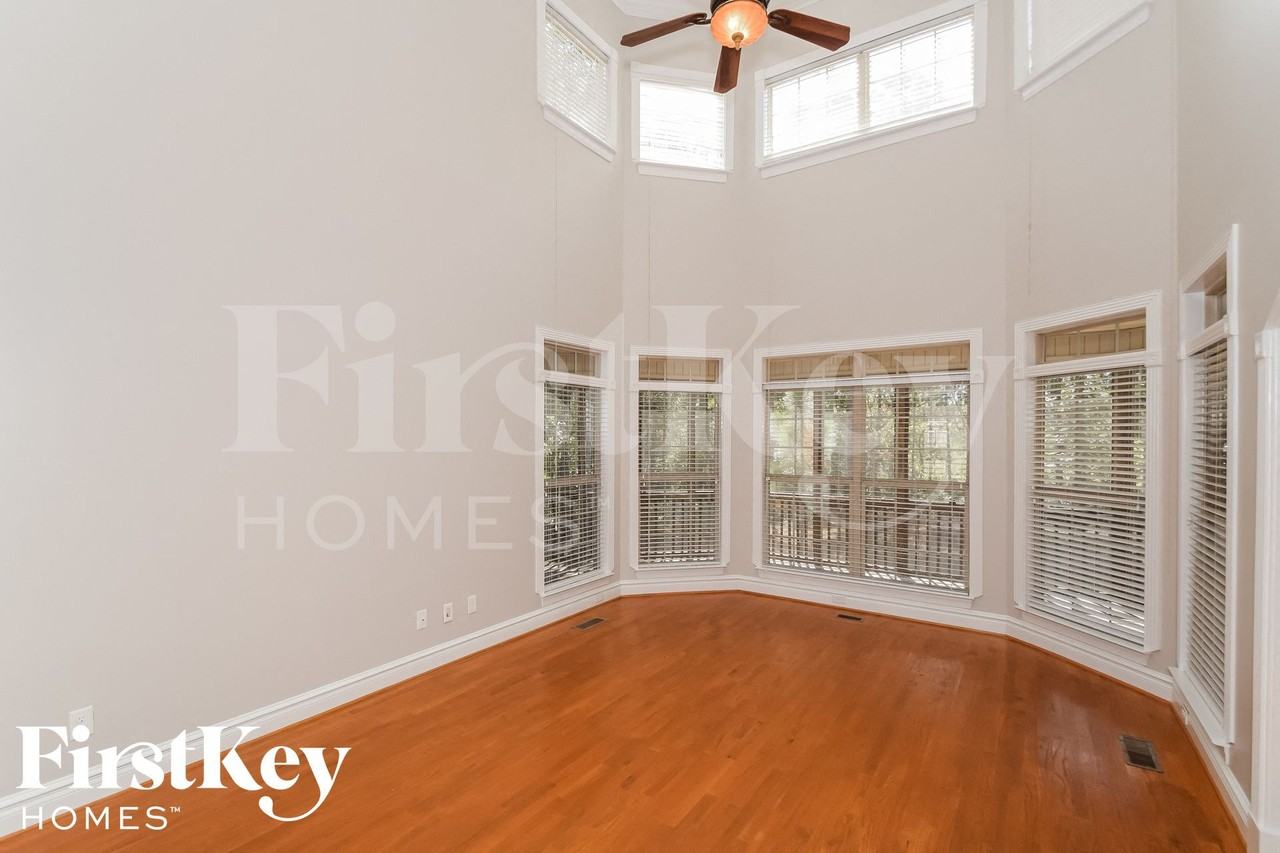 1819 Winnepeg Cir - Photo 2 of 15