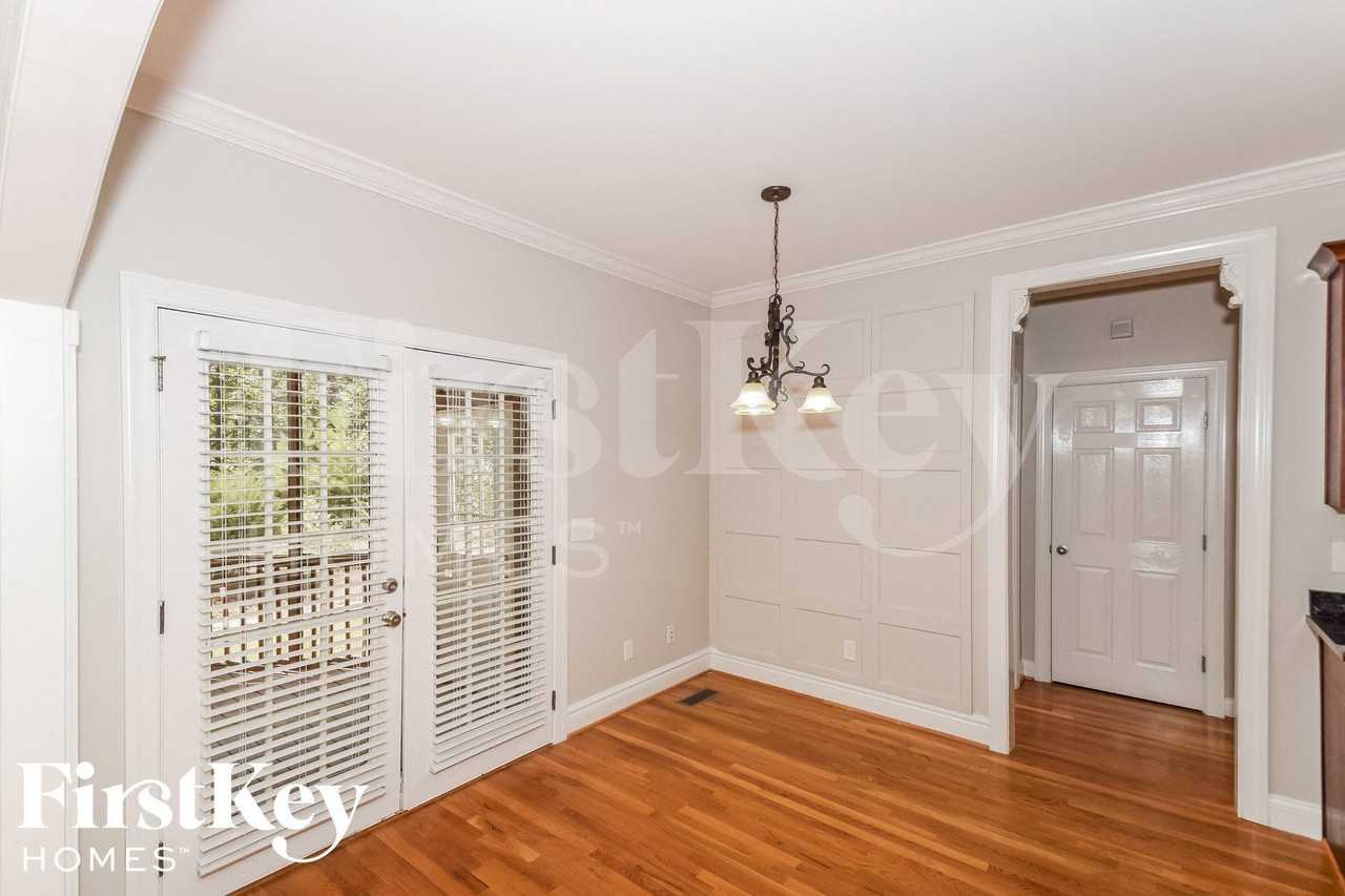 1819 Winnepeg Cir - Photo 3 of 15