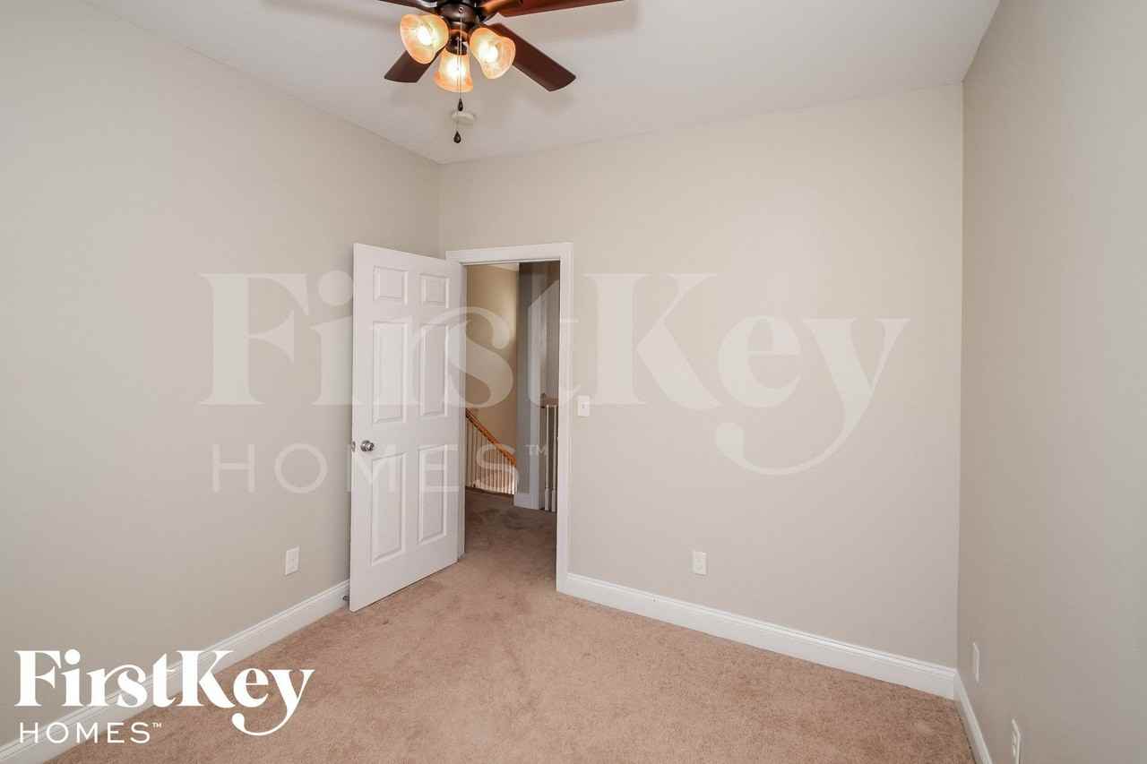 1819 Winnepeg Cir - Photo 7 of 15