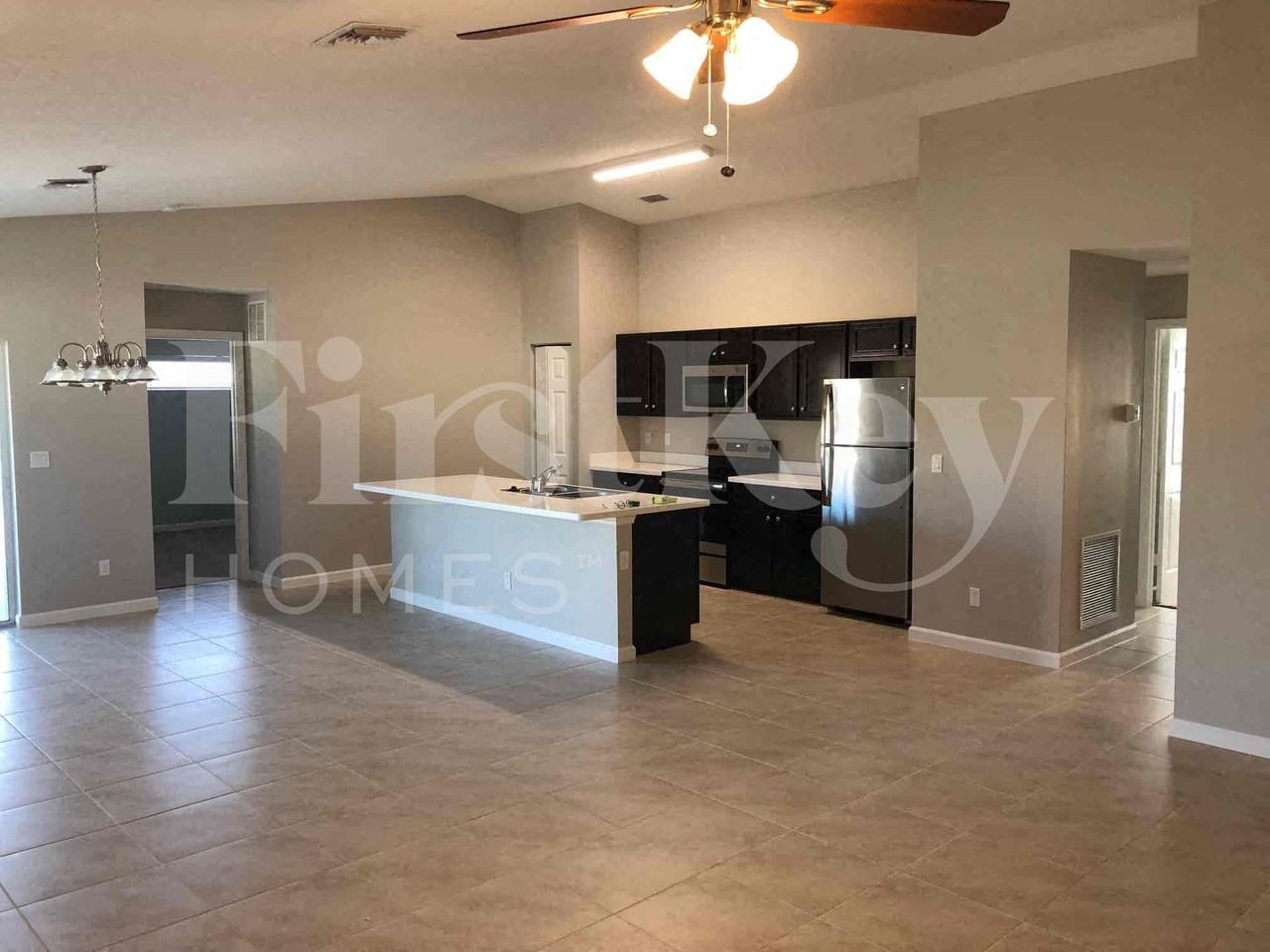 1773 Sw Cannon Ave - Photo 3 of 21