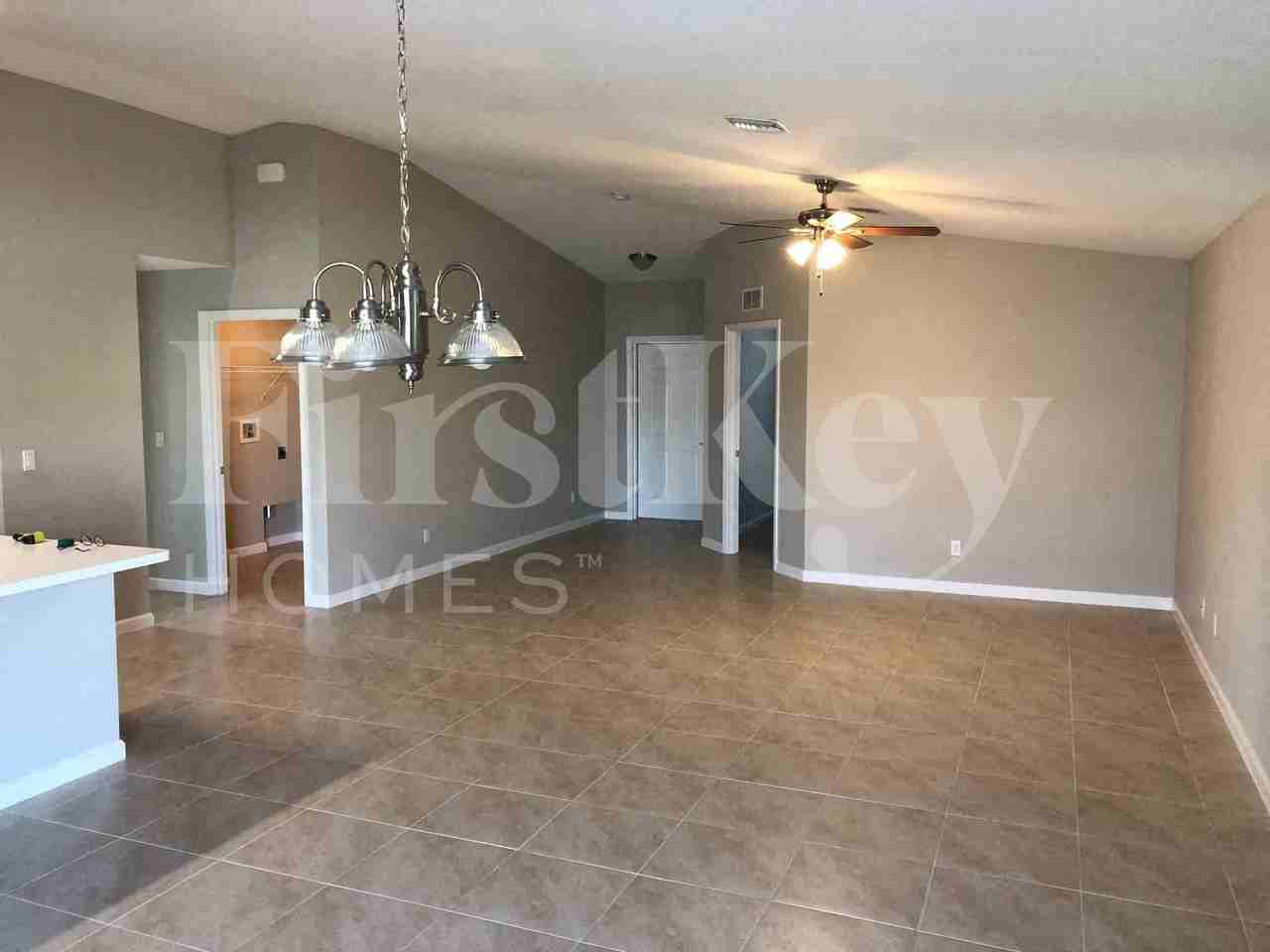 1773 Sw Cannon Ave - Photo 4 of 21