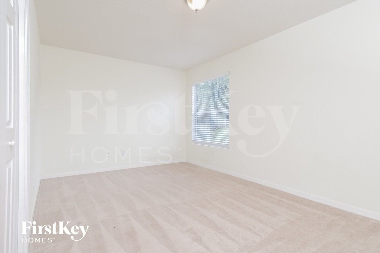 17006 Falconridge Rd - Photo 6 of 15