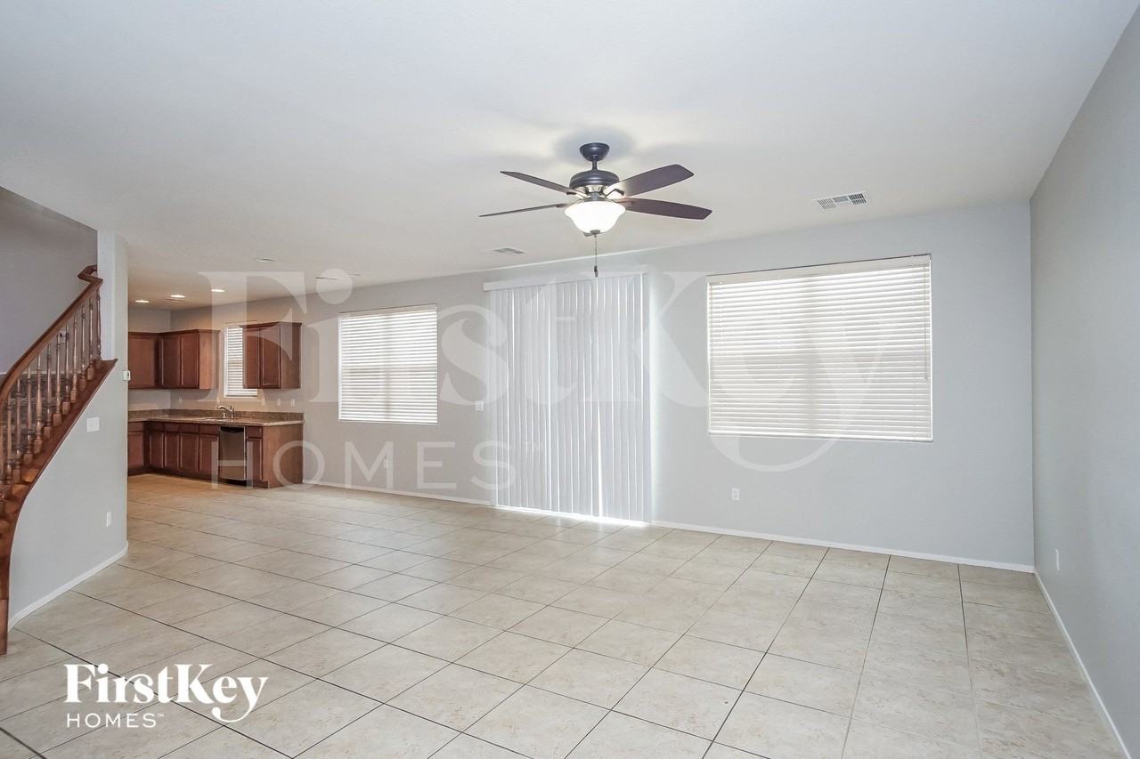 168 Rolling Cove Ave - Photo 2 of 15