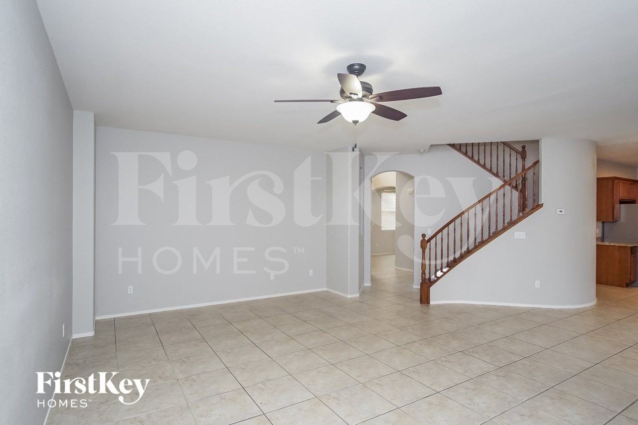 168 Rolling Cove Ave - Photo 3 of 15