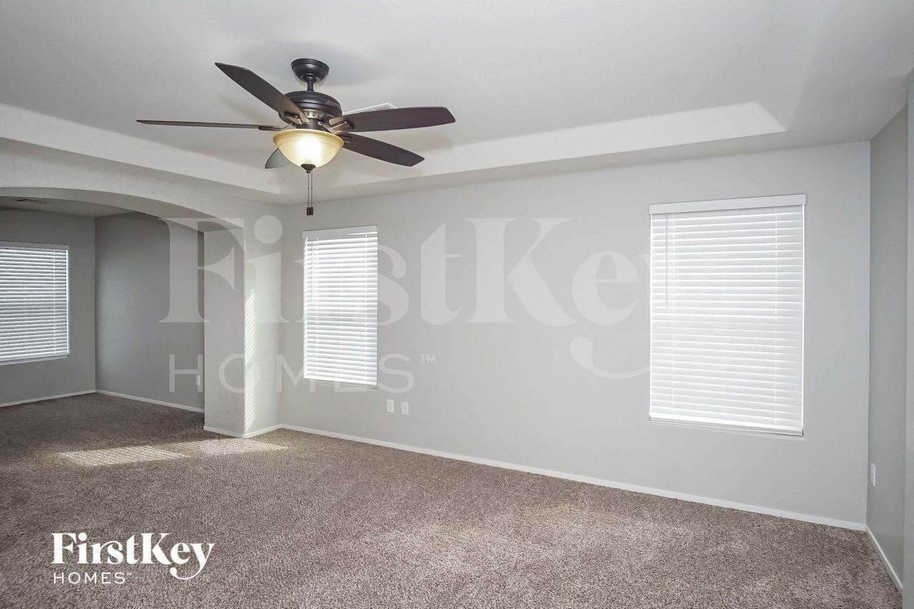 168 Rolling Cove Ave - Photo 7 of 15