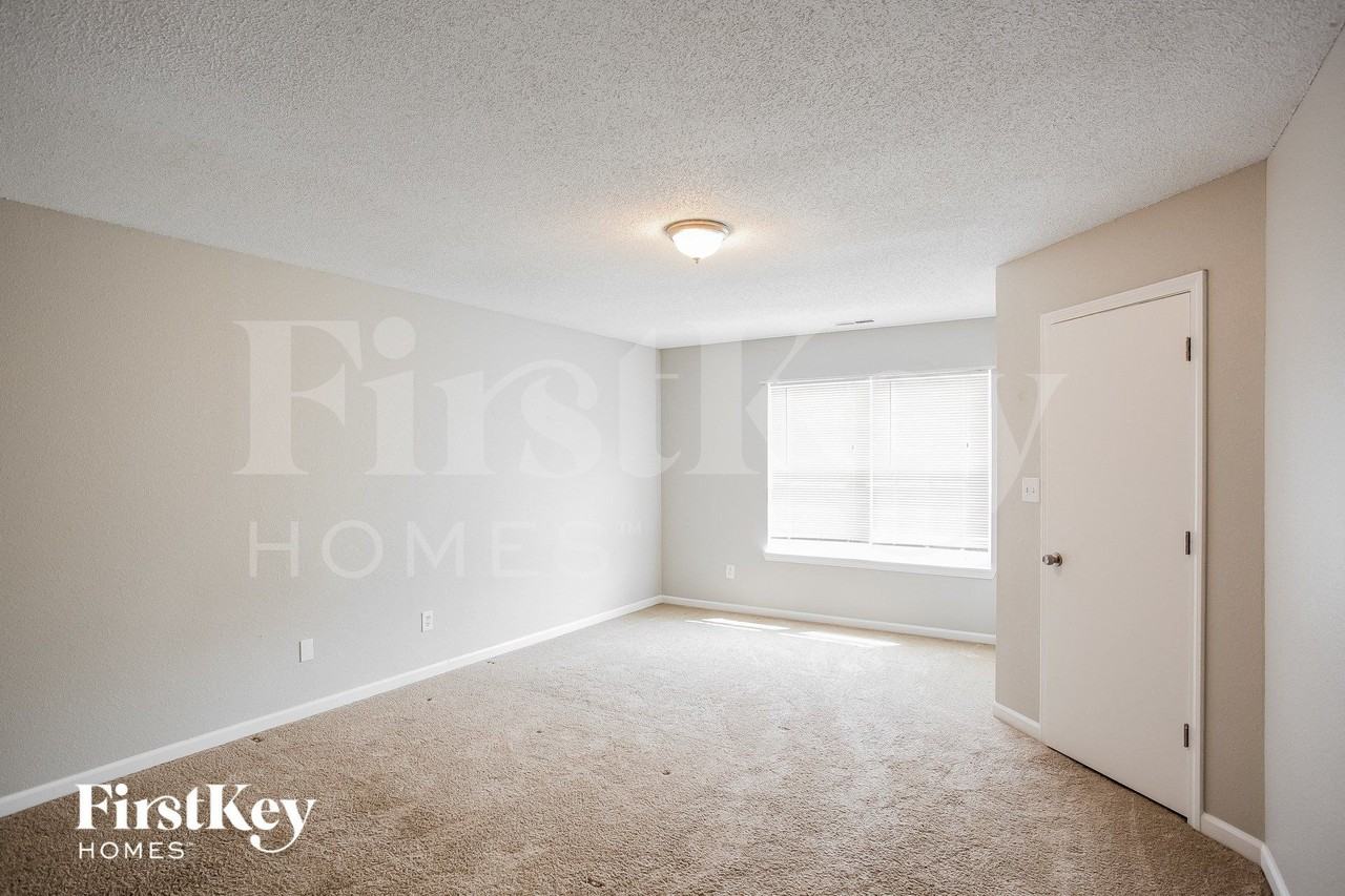 1353 Cypress Dr - Photo 6 of 15