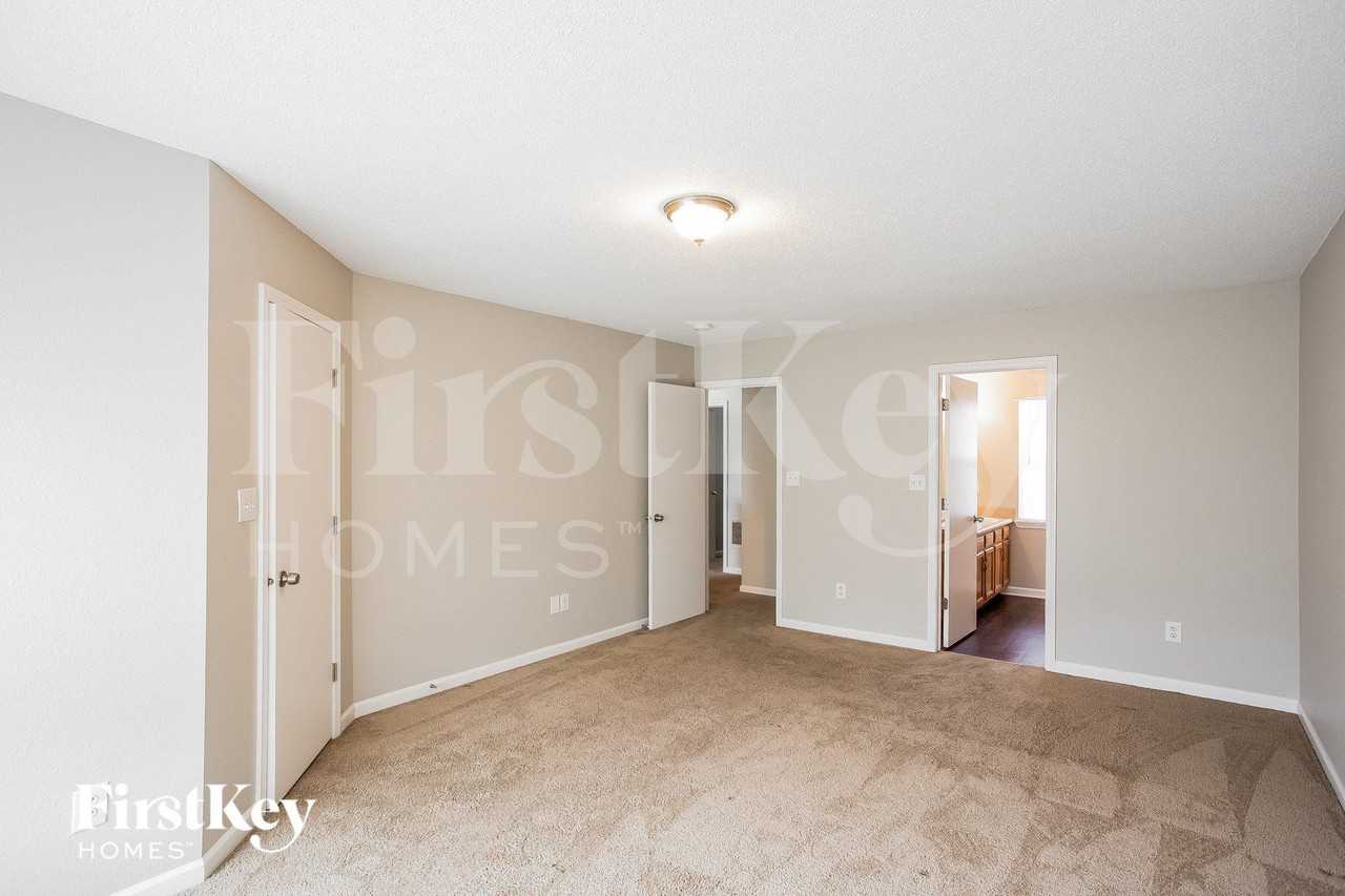 1353 Cypress Dr - Photo 7 of 15