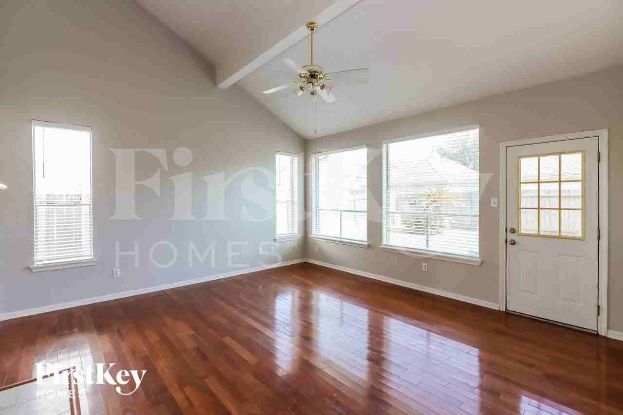 12831 Pheasant Lake Ct - Photo 3 of 15