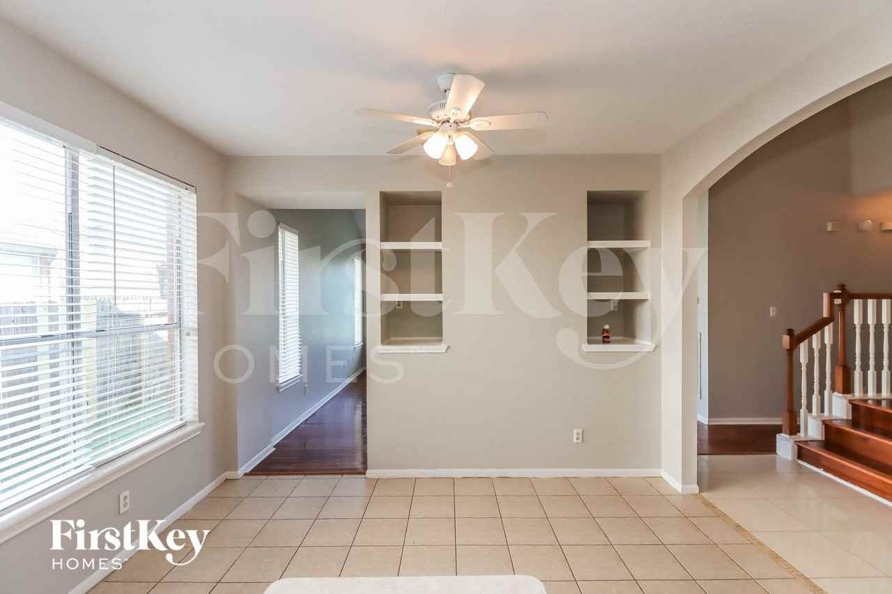 12831 Pheasant Lake Ct - Photo 4 of 15